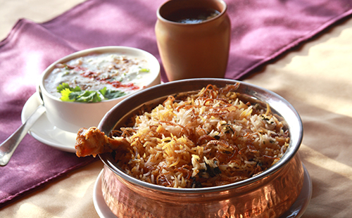 Biryani de poulet à l'eau de rose