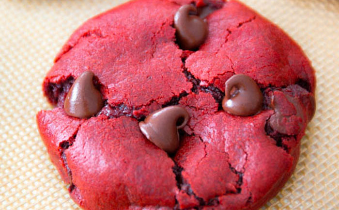 Red velvet cookie