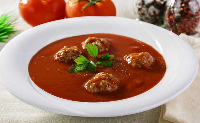 Soupe de tomates aux boulettes de viande